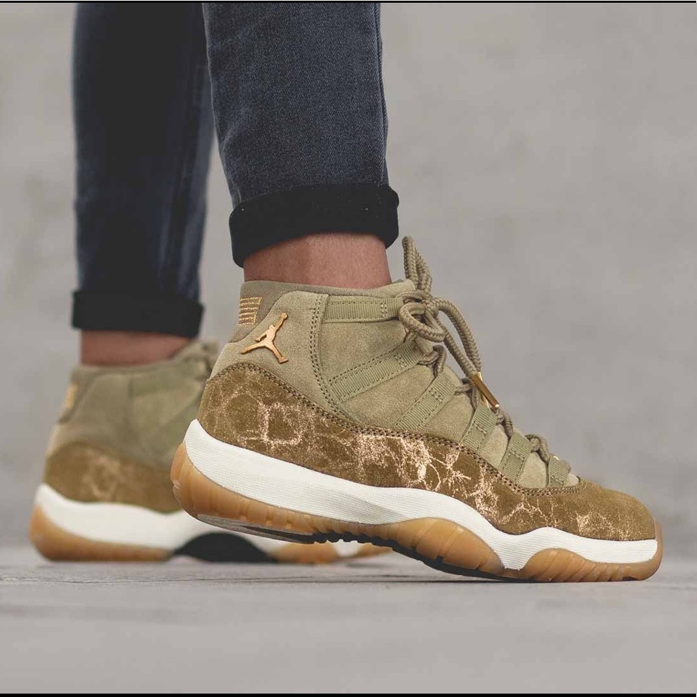 Nike Air Jordan Retro 11 Sneakers Shoes New - Picture 3 of 9